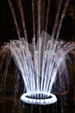 Ubbink Sproeikop Jet Vulcano 1/2" Met LED -Goedkope Droom Vijver Winkel ubbink led jet vulcano sproeikop met lampjes 1 2 inch 8711465502009 1 0 669x1000